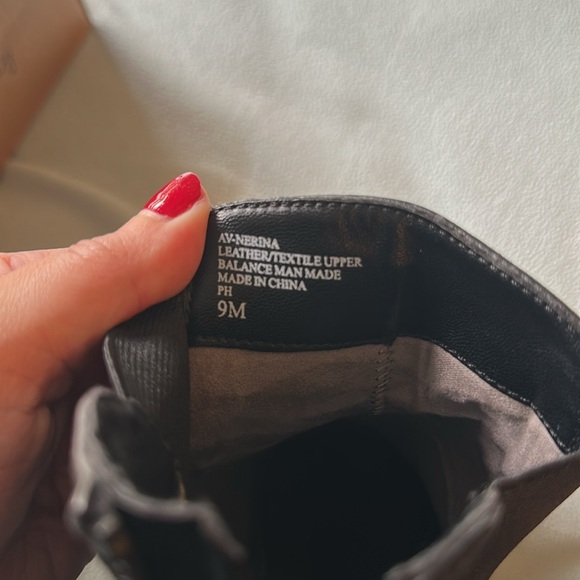 Adrienne Vittadini Black Ankle Boots size 9M - Picture 4 of 5